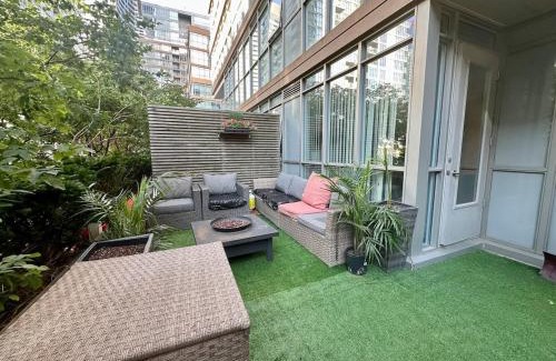 CityPlace Apartamento | Comfy 1Bdrm & Bunk bed plus sofabed plus terrace & Parking
