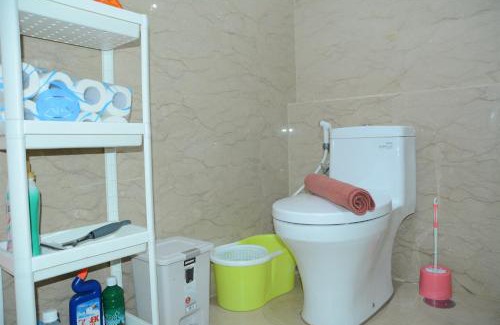 Pancoran Apartamento | Comfy 1BR L'Avenue Apartment By Travelio