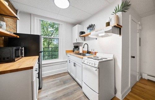 Mount Auburn Apartamento | Comfy 1BR with Parking | Near UC, Zoo, Downtown