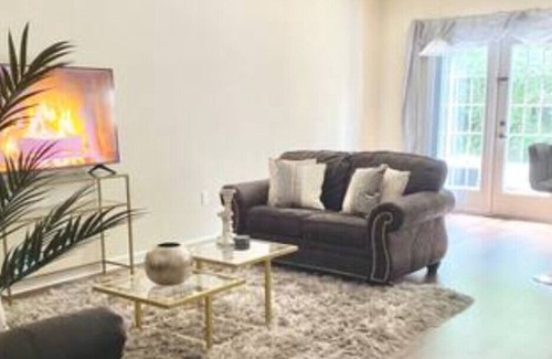 Bermuda Casa | Comfy 2-bedroom 1.5 Bath in a Beautiful community