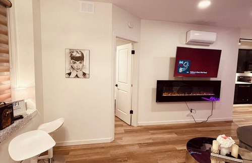 Fort Gary Condominio | Comfy 2 bedroom 1 bath + parking!