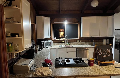Keaau Casa | Comfy 2-bedroom 1-bath, in Kea'au near Hilo, WiFi and food forest