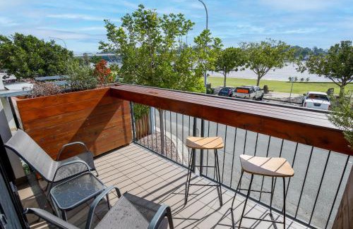 Batemans Bay Apartamento | Comfy 2-Bedroom Apartment with a Clyde River View