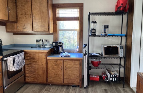 Lamoine Casa | Comfy 2 BR Acadia Homebase - Rural Coastal Home Fast WIFI, 30 Min to Bar Harbor