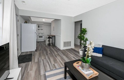 Cuyahoga Falls Apartamento | Comfy 2bd Perfect for Travel Professionals!