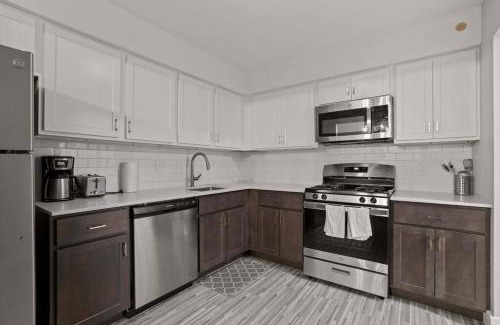 Rochester Hills Apartamento | Comfy 2BR 2BA unit in Prime Location