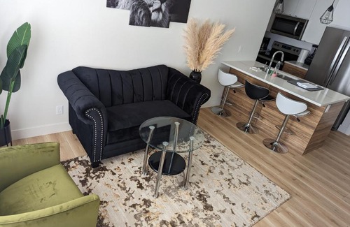 Southeast Calgary Apartamento | Comfy 2BR condo in Seton, Southeast Calgary