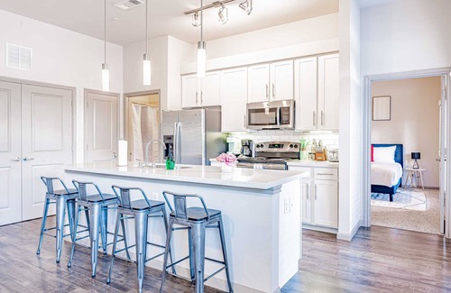 Pleasant Valley Apartamento | Comfy 2BR king suite, fast WiFi, 8 min to Downtown