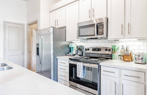 Pleasant Valley Apartamento | Comfy 2BR king suite, fast WiFi, 8 min to Downtown