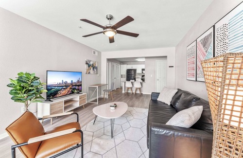 Pleasant Valley Apartamento | Comfy 2BR King Suite w Gym&Pool close to DT