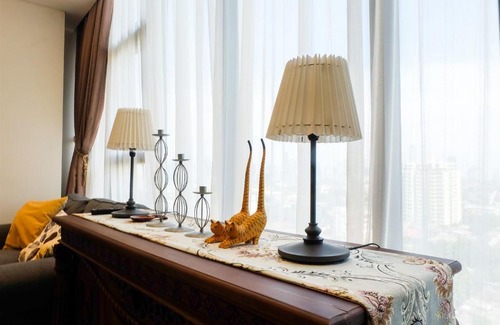 Pancoran Apartamento | Comfy 2BR L'Avenue Apartment By Travelio