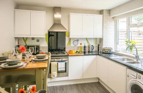Acresford Casa | Comfy 3-Bed House near City Centre, sleeps 6