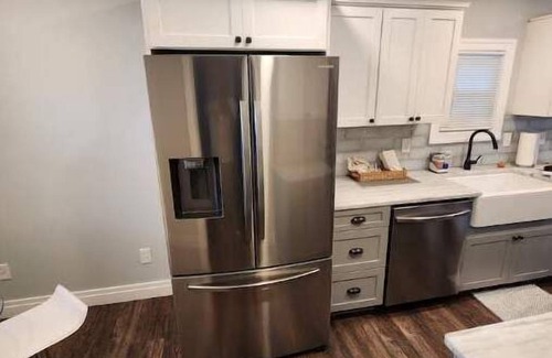 Lackawanna Casa | Comfy 3BR 6min drive Downtown Harbor Center, Buffalo Bills fan favorite.