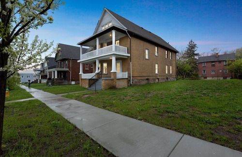 Downtown Niagara Falls Apartamento | Comfy 3br Flat Close To The Falls 3 Bedroom Apts