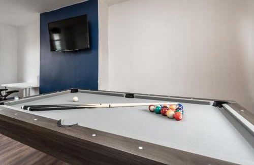 Clayton Casa | Comfy 3BR Home - Pool Table - Games - Sleeps 8