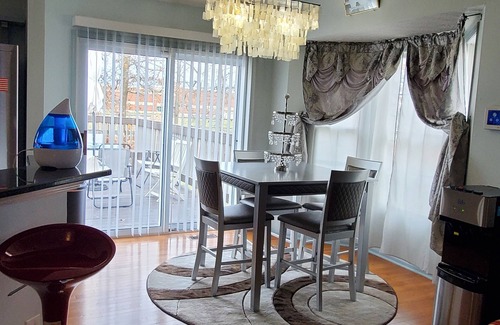 Westerville Casa | Comfy 4 BR Home in Westerville w\ Movie rm, Fenced yard, Large Deck w\ BBQ Grill