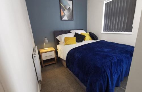 Birkenhead Casa | Comfy and Cozy 3 Bed house, free parking & Wifi