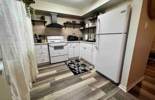 Pooler Casa | Comfy and cozy on Holly