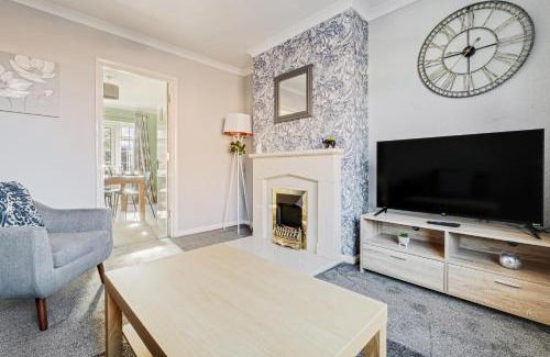 Bedford Casa | Comfy and freshly redecorated home by Our Home Short Stays close to town centre with free parking
