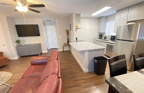 Roseville Casa | Comfy and freshly updated 2/1 duplex