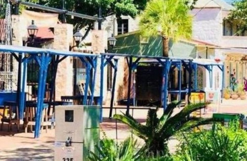 Southtown Casa | Comfy and Incredible Fenced 2BR 2 BA Near Downtown