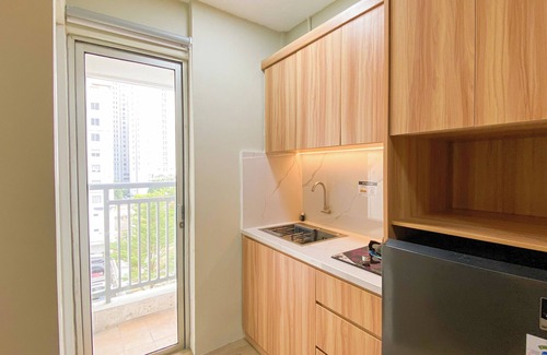 Jatinegara Apartamento | Comfy and Minimalist Studio at Bassura City Apartment