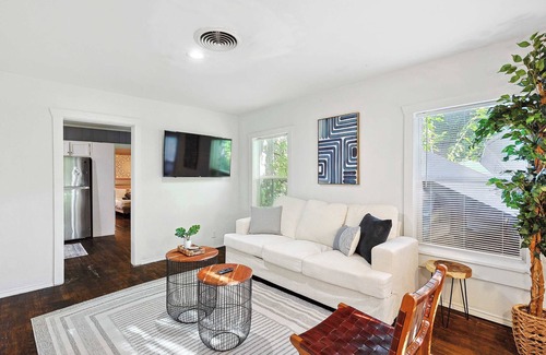 Fort Worth Casa | Comfy and Modern Loft in FW