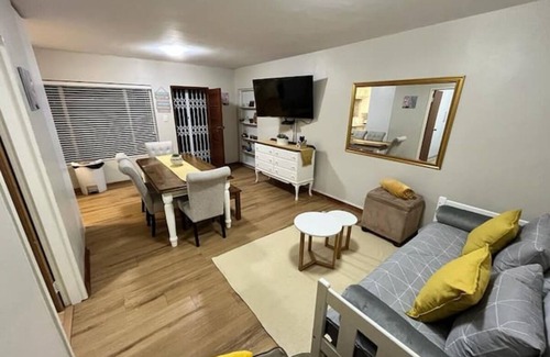 Walmer Apartamento | Comfy and private rental apartment in Gqeberha