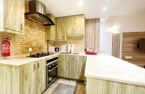 Dubai Sports City Apartamento | COMFY AND SPACIOUS 2 BEDROOM APARTMENT WITH 3 BEDS IN DUBAI