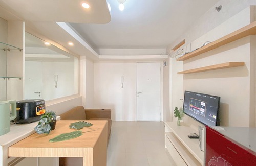 Jatinegara Apartamento | Comfy and Strategic 1BR with Extra Room at Bassura City Apartment