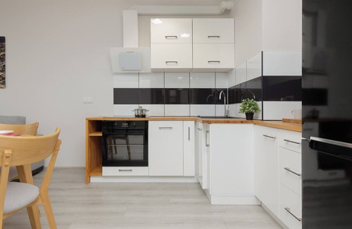 Wlochy Apartamento | Comfy Apartment With Parking by Renters