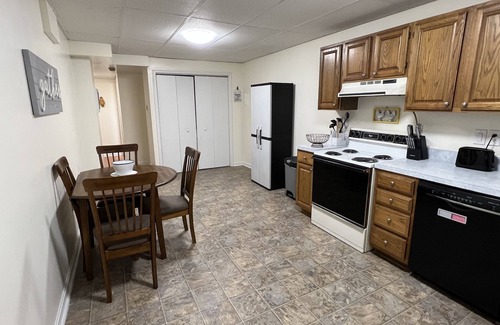 Lusby Apartamento | Comfy apt located at a nonprofit animal sanctuary. Come visit!