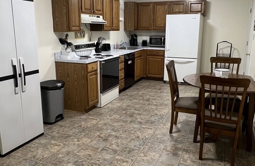 Lusby Apartamento | Comfy apt located at a nonprofit animal sanctuary. Come visit!