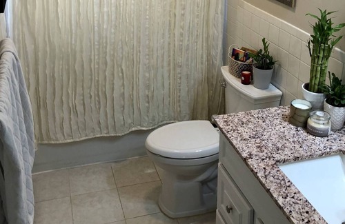 Lido Beach Casa | Comfy Beach House near all amenities, bring nothing but yourselves
