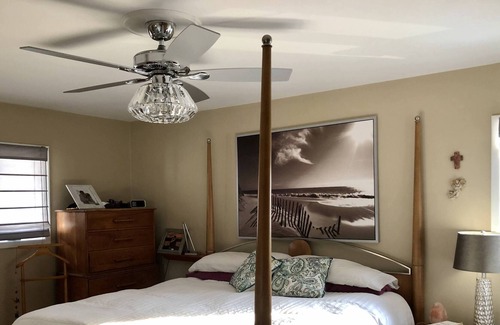 Lido Beach Casa | Comfy Beach House near all amenities, bring nothing but yourselves