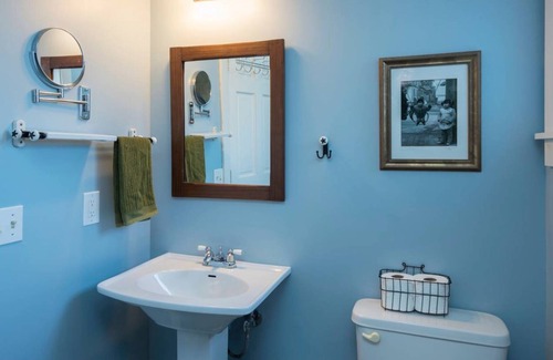 Loyal Heights Casa | Camas cómodas, limpias y cercanas a amigos y familiares