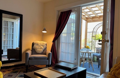 Loyal Heights Casa | Camas cómodas, limpias y cercanas a amigos y familiares