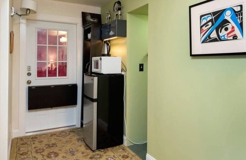 Loyal Heights Casa | Camas cómodas, limpias y cercanas a amigos y familiares