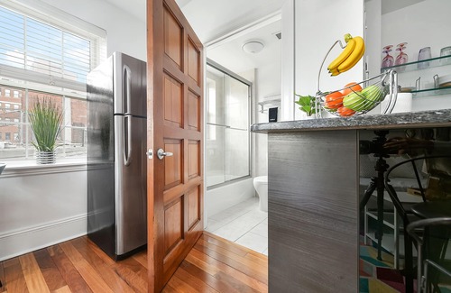 Bloomfield Apartamento | ♥Comfy Bloomfield Oasis 5★ Location ♛Queen Bed- Desk- WiFi- Long Term Discount