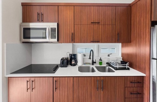 Santurce Villa | Comfy & Bright Apt @ Calle Loiza - Walk to Beach