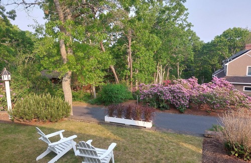 South Yarmouth Casa | Comfy Bright Home with WiFi,Cable & Kitchen,near Shopping, Restaurants & Beaches