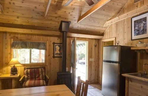 Cooke City-Silver Gate Cabina | Comfy cabin is situated on the Silver Gate property which overlooks 10,000ft tall mountain peaks surrounding the town.