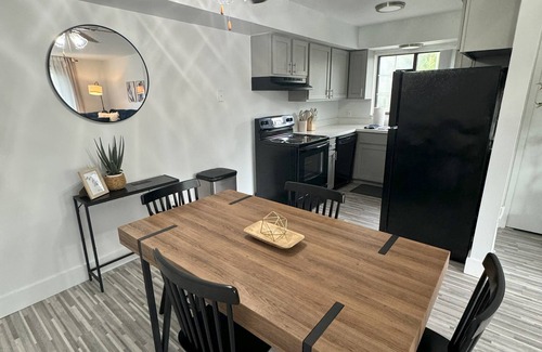 Canton Apartamento | Comfy Canton - Centrally Located Extended Stay - 24-Hour Gym, Seasonal Pool