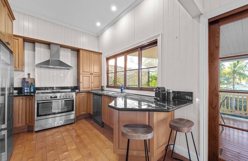 Woolloongabba Casa | Comfy, Character QLD’r ~ 3Bed House w/Parking ~ Woolloongabba