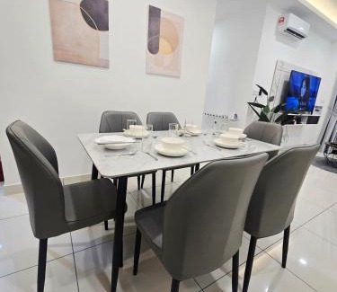 Kampung Bukit Dukong Apartamento | Comfy Cheras C180 Belakong Tradres Park 3BR 2 Bath Room 2 Carpark