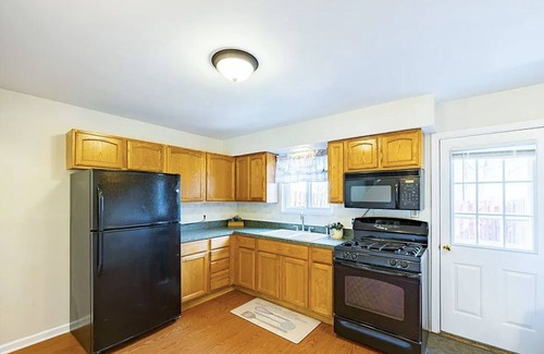 Brook Park Casa | Comfy CLE townhouse 4 min from CLE airport