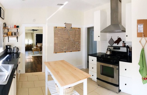 Santa Ana Casa | Comfy & Convenient -- Well-equipped Kitchen -- Pet friendly
