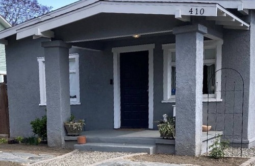 Santa Ana Casa | Comfy & Convenient -- Well-equipped Kitchen -- Pet friendly