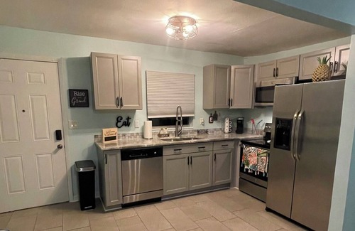 Cocoa Cabaña | Comfy cottage, minutes away from the best things Central Florida has to offer!
