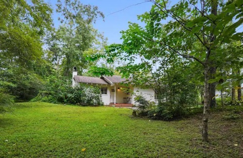 South Baton Rouge Cabaña | Comfy Cottage Retreat near LSU/Health District